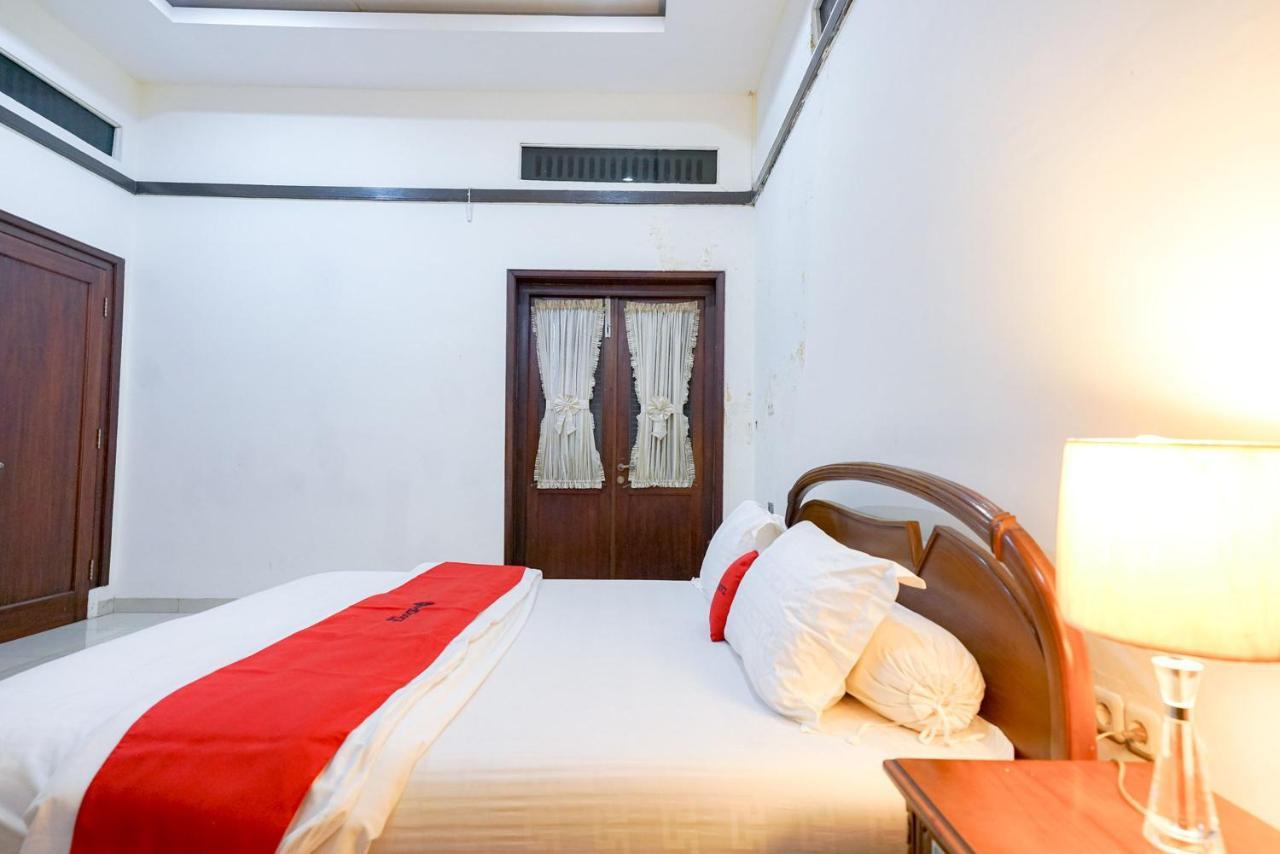 Reddoorz @ Avros Guest House Медан Экстерьер фото